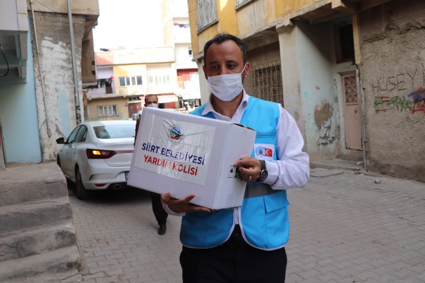 Foto - Siirt'te yabancı uyruklu öğrencilere gıda yardımı