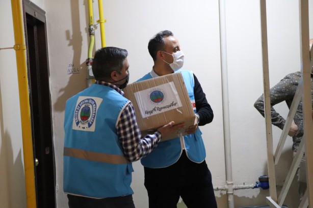 Foto - Siirt'te yabancı uyruklu öğrencilere gıda yardımı