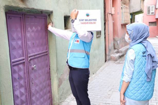Foto - Siirt'te yabancı uyruklu öğrencilere gıda yardımı