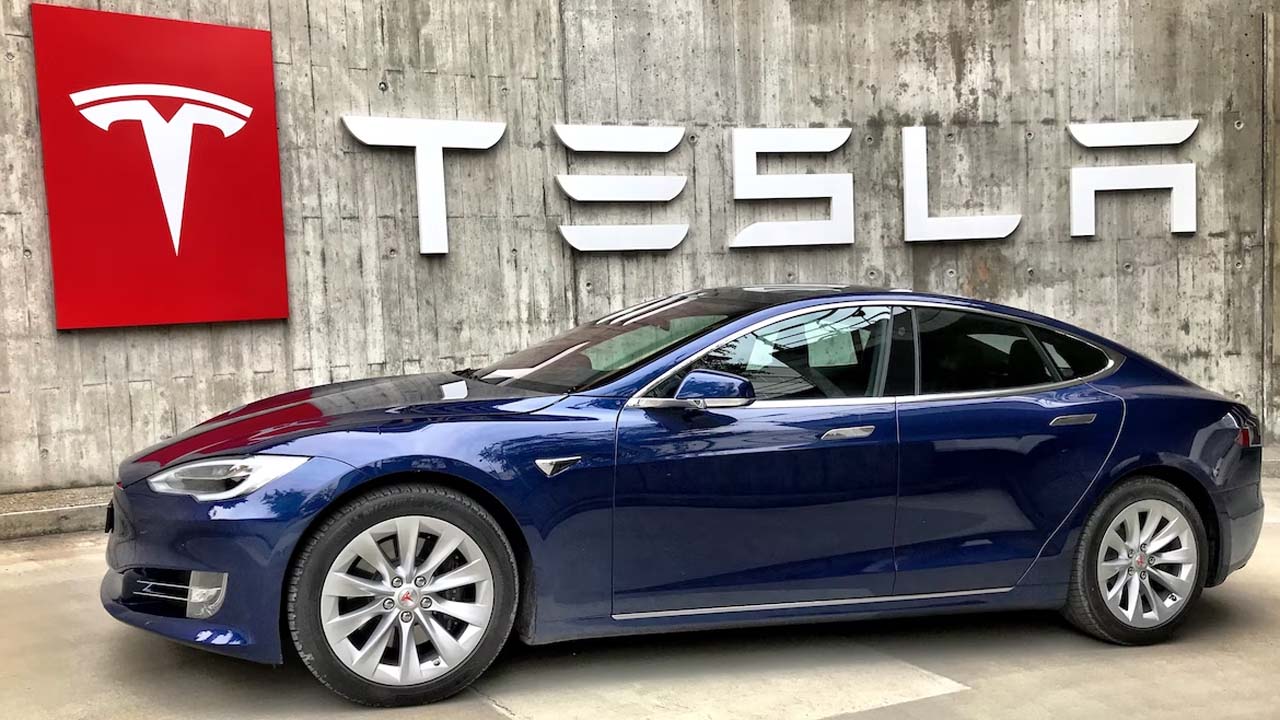 Şikayetler çoğalınca çözüm ‘Yapay Zeka’da bulundu! Tesla’nın hamlesi sevindirdi 