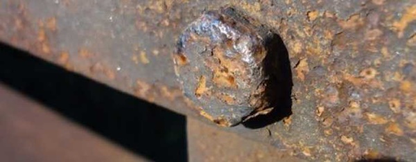 Foto - Sıkışan vida nasıl çıkarılır?