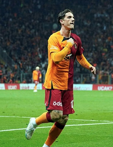 Foto - Sil baştan değişti: Galatasaray'ın yıldızı için Avrupa'da dev yarış! Bonservis rekoru geliyor