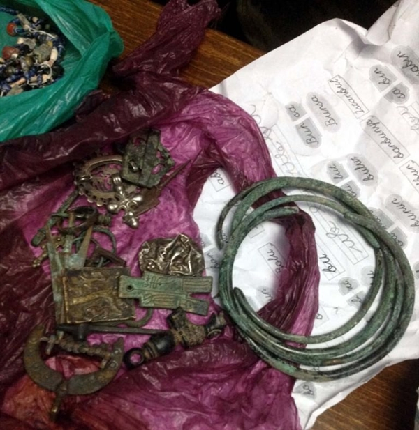 Foto - Silah ararken, tarihi eser buldular