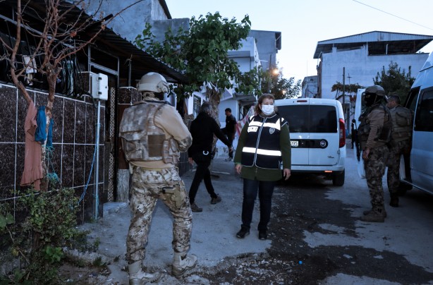 Foto - Silah kaçakçılarına şafak baskını