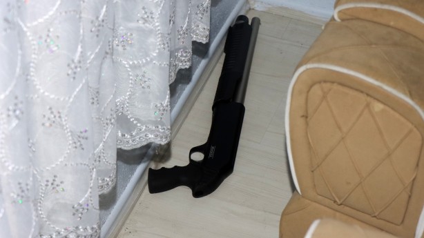 Foto - Silah kaçakçılarına şafak baskını