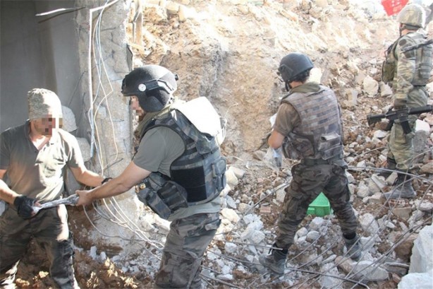 Foto - Silahlarını saklayıp da teslim olmuşlar