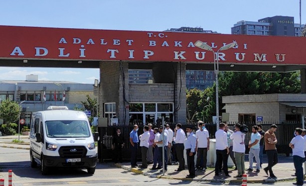 Foto - Silahlı kavgada, balkonda oturan bir kadın başından vuruldu