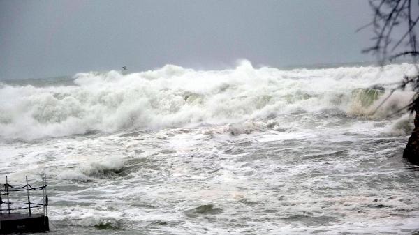 Foto - Şile ve Karaburun sahilinde dev dalgalar