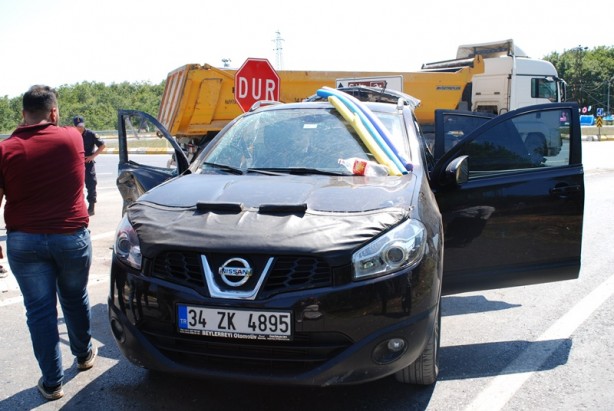 Şile'de hafriyat kamyonunun çarptığı otomobildeki 4 kişi yaralandı