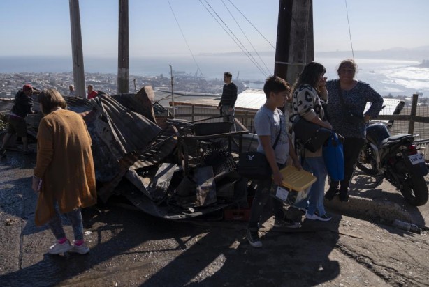 Şili’deki orman yangınında evler küle döndü