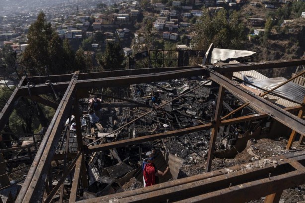 Foto - Şili’deki orman yangınında evler küle döndü