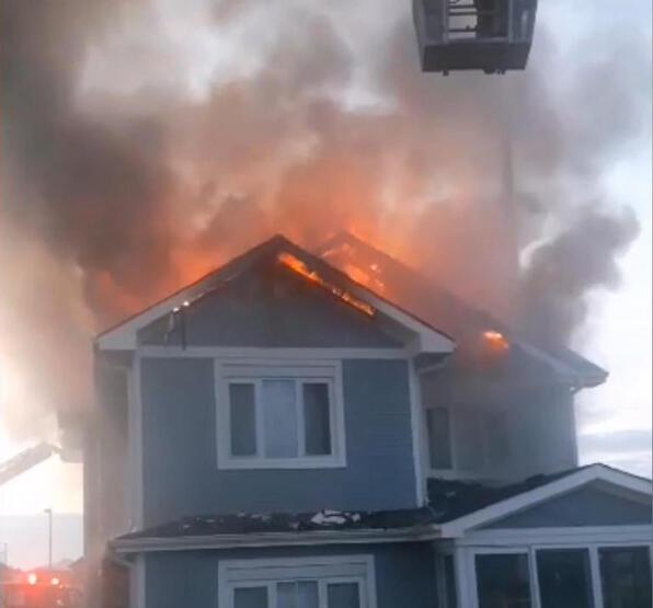 Foto - Silivri'de lüks villa cayır cayır yandı