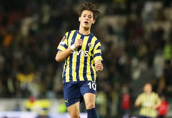 Foto - Şimdi de onun için kuyruktalar... Prens Selman düğmeye bastı! Süper Lig'in yıldızına kancayı attı...