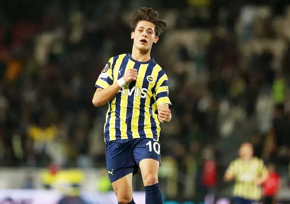 Foto - Şimdi de onun için kuyruktalar... Prens Selman düğmeye bastı! Süper Lig'in yıldızına kancayı attı...