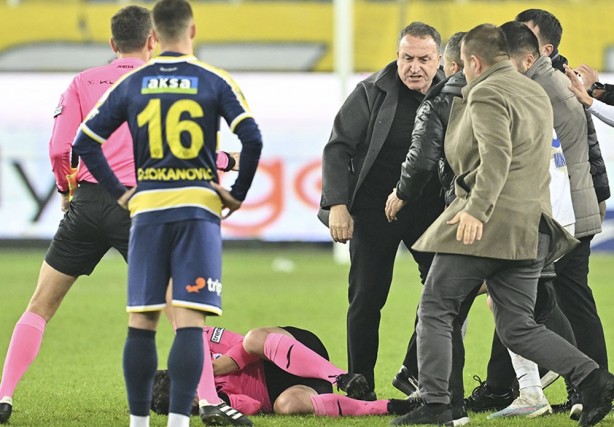 Foto - Şimdi de saldırın da görelim! Hakeme saldırıya yeni cezalar! TFF, Futbol Disiplin Talimatı'nda değişiklik yaptı!