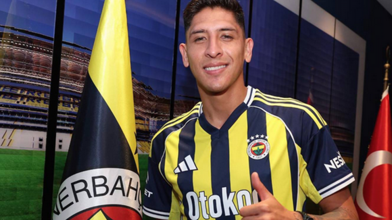 Foto - Şimdi peki ne olacak: Tüm taraftar tepkili, Milli yıldızın düştüğü duruma bak…