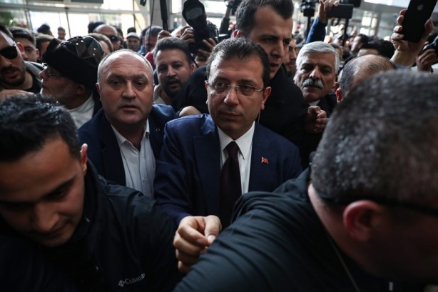 Şimdiden başladılar! Sosyal medyada ‘Bizi de gör Ekrem’ mesajları