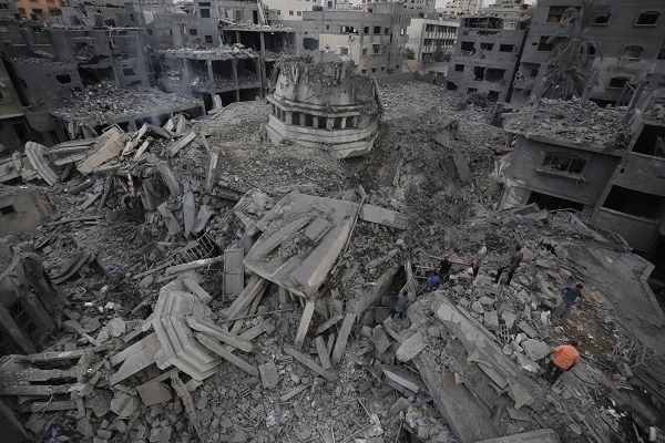 Foto - Şimdiye kadar 4 cami yıkıldı! İsrail El-Yermuk Camisi'ni vurdu