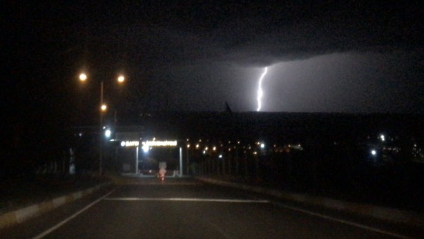 Foto - Şimşekler geceyi aydınlattı