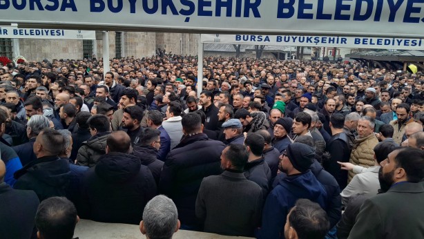 Foto - Sinan Ateş son yolculuğuna uğurlandı! Binlerce insan akın etti