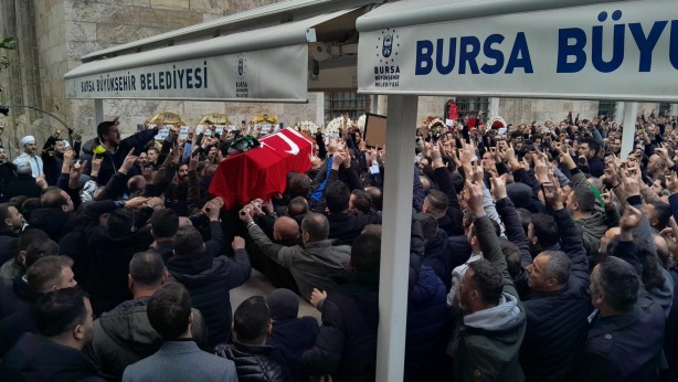 Foto - Sinan Ateş son yolculuğuna uğurlandı! Binlerce insan akın etti