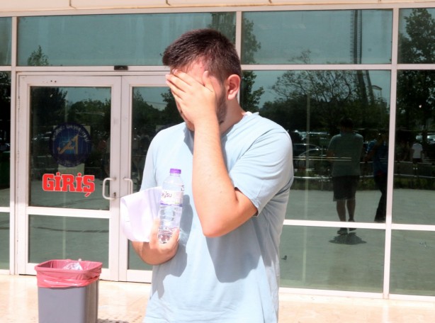 Sınavdan 1 saat önce okulun önüne gelmesine rağmen YKS'ye giremedi!