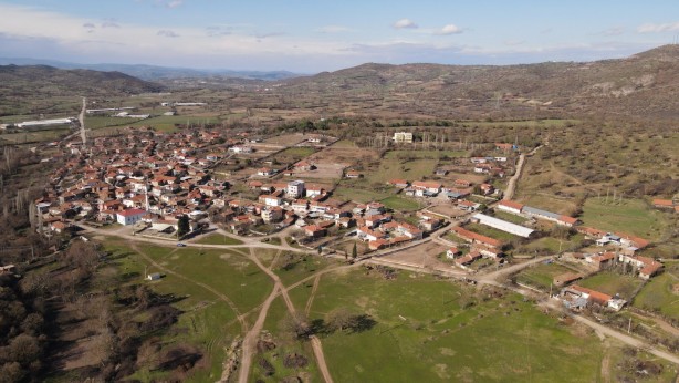 Foto - Sındırgı’da kök boya bitkileri toprakla buluşuyor