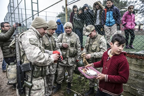 Foto - Sınır bölgesinden yürekleri ısıtan görüntü