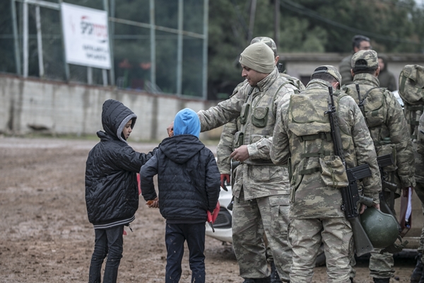 Foto - Sınır bölgesinden yürekleri ısıtan görüntü
