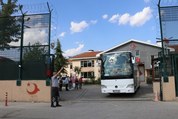 Foto - Sınır dışı edilecek 227 düzensiz göçmen, İstanbul'a gönderildi