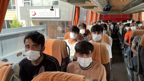 Foto - Sınır dışı edilecek 227 düzensiz göçmen, İstanbul'a gönderildi