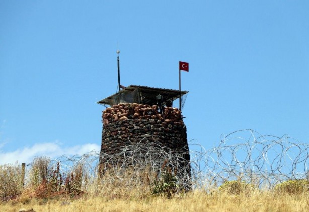 Foto - Sınır hattında dikkat çeken taktik! Türk SİHA'larına yakalanmamak için bakın ne yapıyorlar