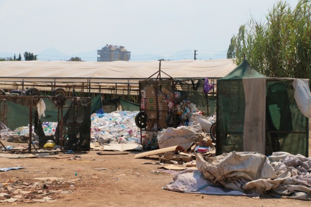 Foto - Sınır tanımayan israf geri dönüşüm işçilerini bile şaşırtıyor