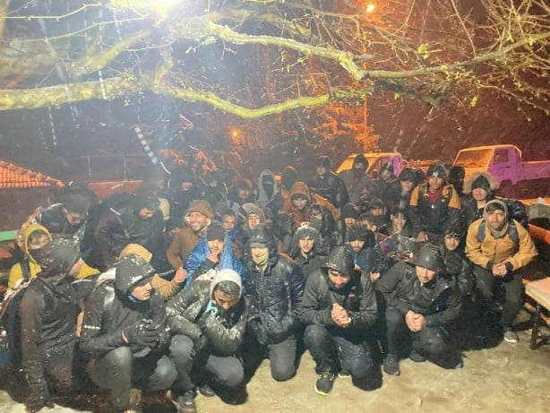 Foto - Sınırda Bulgar zalimliği pes dedirtti! 84 göçmen yarı çıplak halde Türkiye sınırına bırakıldı