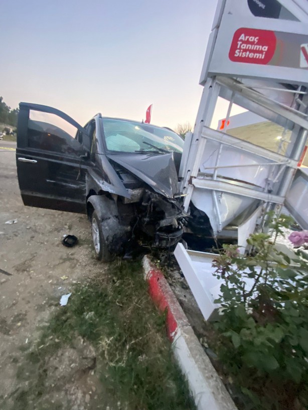 Foto - Sinop'ta iki otomobil çarpıştı