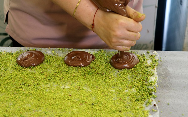 Foto - Siparişlere artık yetişemiyorlar! ‘Adana bombası’ İzmir bombasına karşı