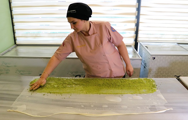 Foto - Siparişlere artık yetişemiyorlar! ‘Adana bombası’ İzmir bombasına karşı