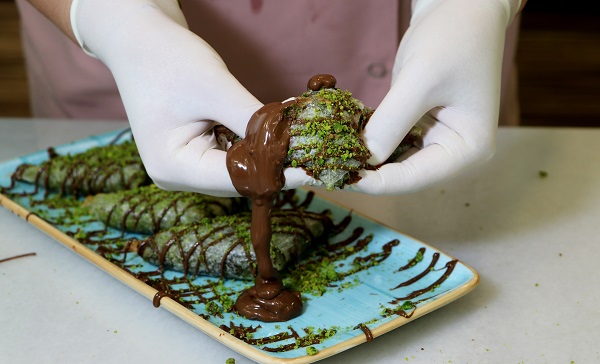 Foto - Siparişlere artık yetişemiyorlar! ‘Adana bombası’ İzmir bombasına karşı