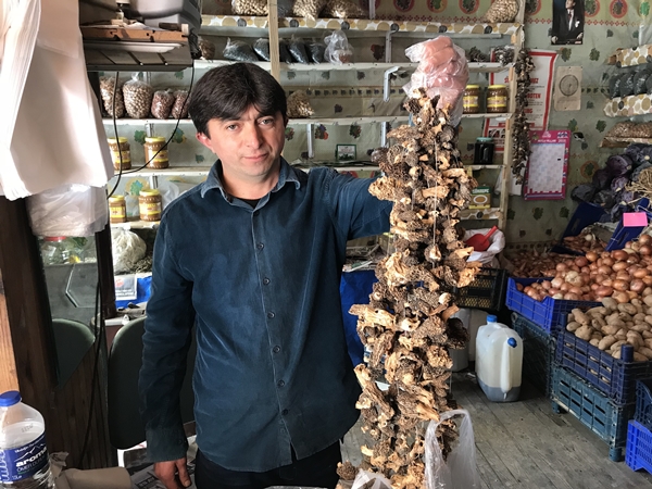 Foto - Siparişlere yetişemiyor! Bedavaya toplayıp 1500 TL'ye satıyorlar