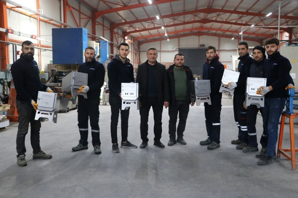 Foto - Siparişlerin durdurulduğu fabrikada depremzedeler için soba üretiliyor