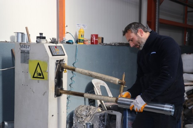 Foto - Siparişlerin durdurulduğu fabrikada depremzedeler için soba üretiliyor