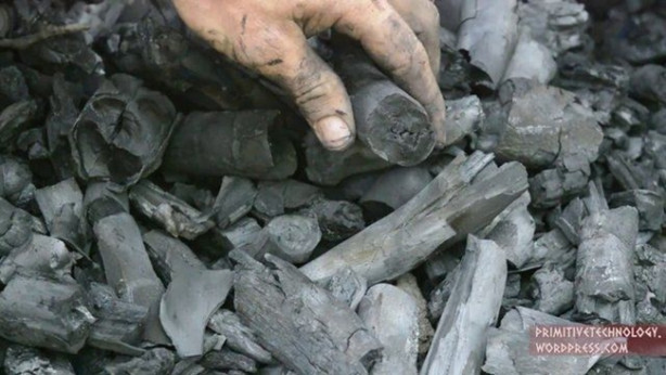 Foto - Sıra dışı adam bu defa kömür üretti!