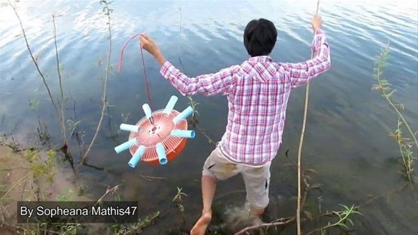 Foto - Sıra dışı bir balık avlama taktiği daha!