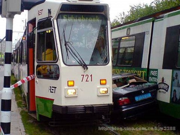 Foto - Sıra dışı trafik kazaları