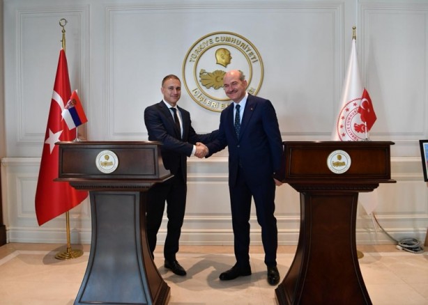 Sırbistan Savunma Bakanı'ndan Soylu için çarpıcı sözler: Abi olarak görüyorum