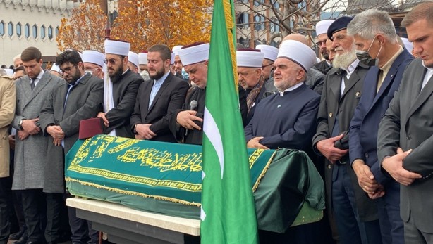Sırbistan'ın eski meşihat başkanı ve müftü Zukorlic toprağa verildi