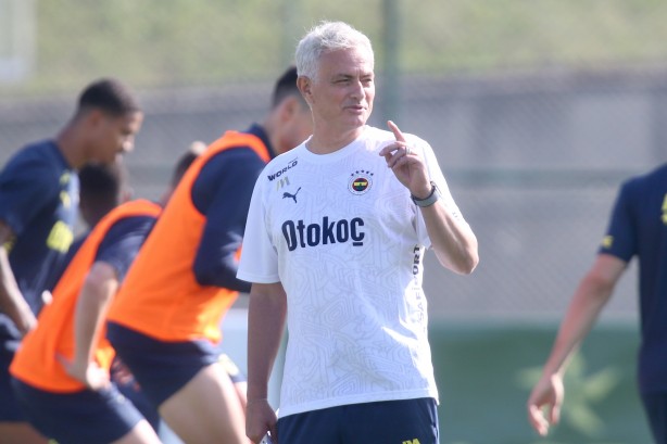 Foto - Sırbistanlılar, Fenerbahçe’nin bomba planını yatırdı: Mourinho özellikle istedi, babası 'Fenerbahçe'ye gidemezsin' dedi: Çok kötü haber!