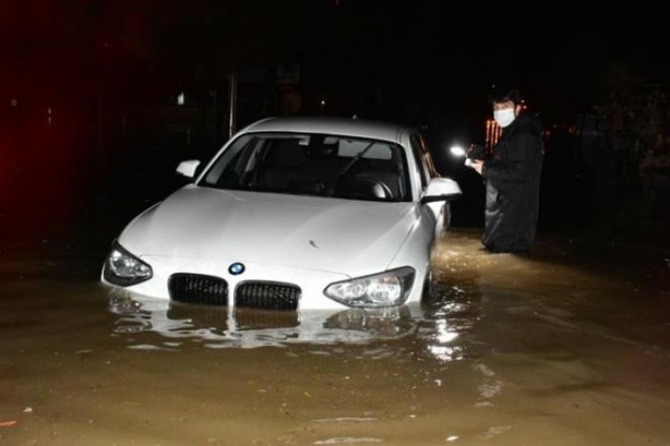 Foto - Siren sesine uyanıp dışarı koştular! Acı haberin geldiği felaketin boyutu gün ağarınca ortaya çıktı