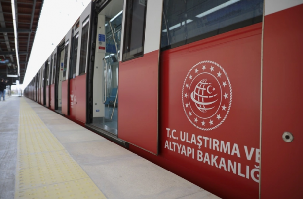 Foto - Sirkeci-Kazlıçeşme Raylı Sistem Hattı bugün açılıyor! İçinde yok yok