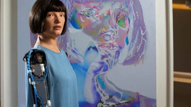 Foto - Şirketin başına robot CEO atadılar